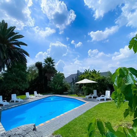 Kv Luxury Guest House Johannesburg Bagian luar foto