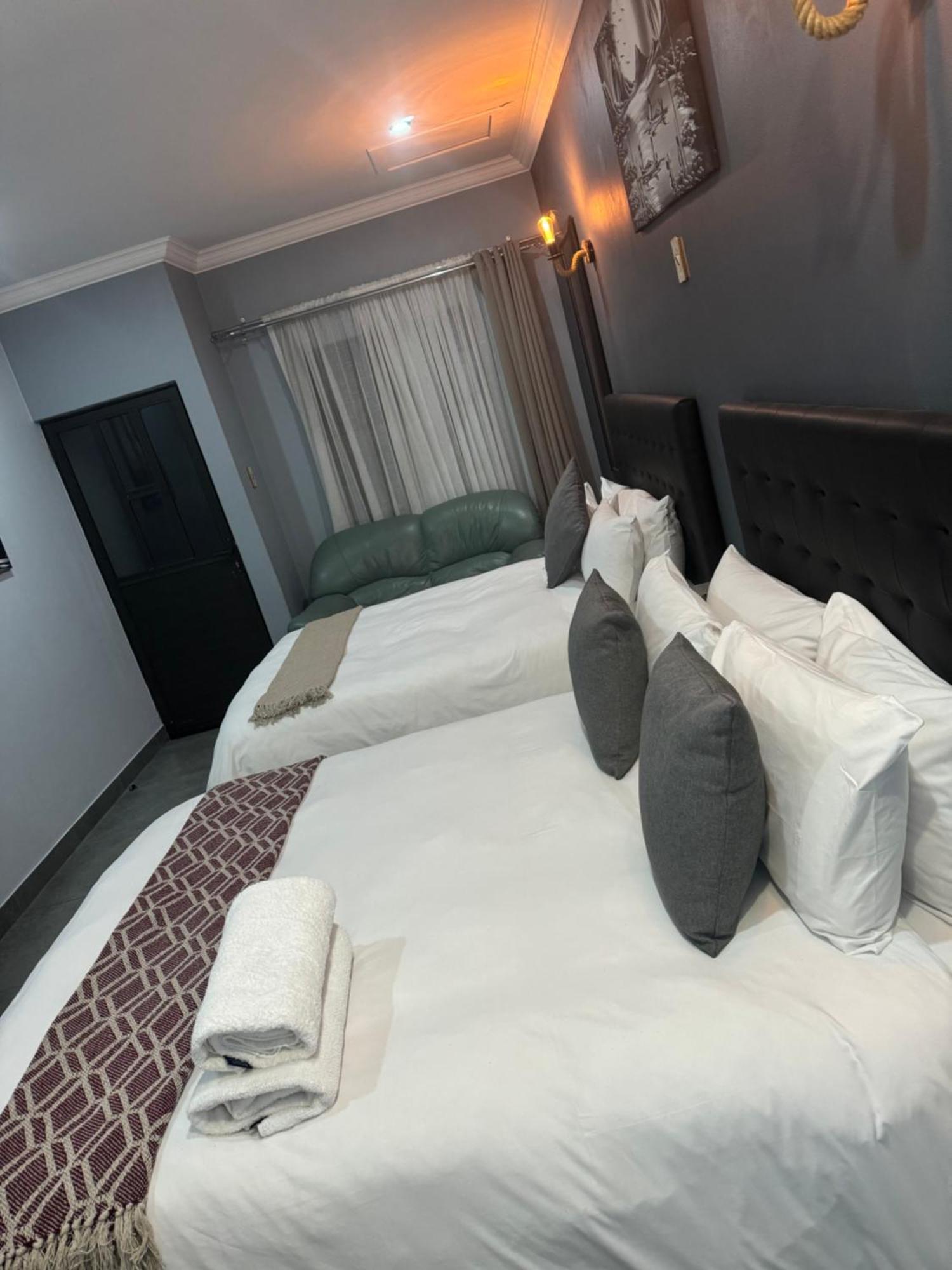 Kv Luxury Guest House Johannesburg Bagian luar foto